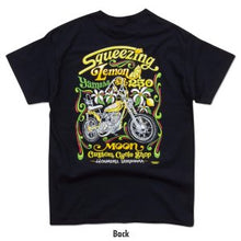 Load image into Gallery viewer, SQUEEZING LEMON T-SHIRT
