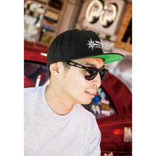 Load image into Gallery viewer, MOON EQUIPPED STAR FLAT VISOR HAT