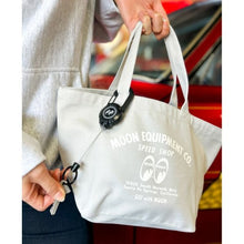 Load image into Gallery viewer, MOON EQUIPPED CARABINER REEL KEY RING