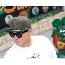 Load image into Gallery viewer, STANDING RAT FINK EMBROIDERY FLAT VISOR CAP
