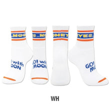 Load image into Gallery viewer, MOON LINE SHORT SOCKS
