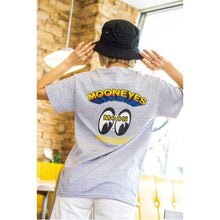 Load image into Gallery viewer, POPPING UP MOONEYES T-SHIRT
